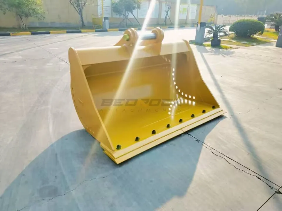 70 Excavator Cleaning Bucket fits CAT 320 Excavator,  B Linkage