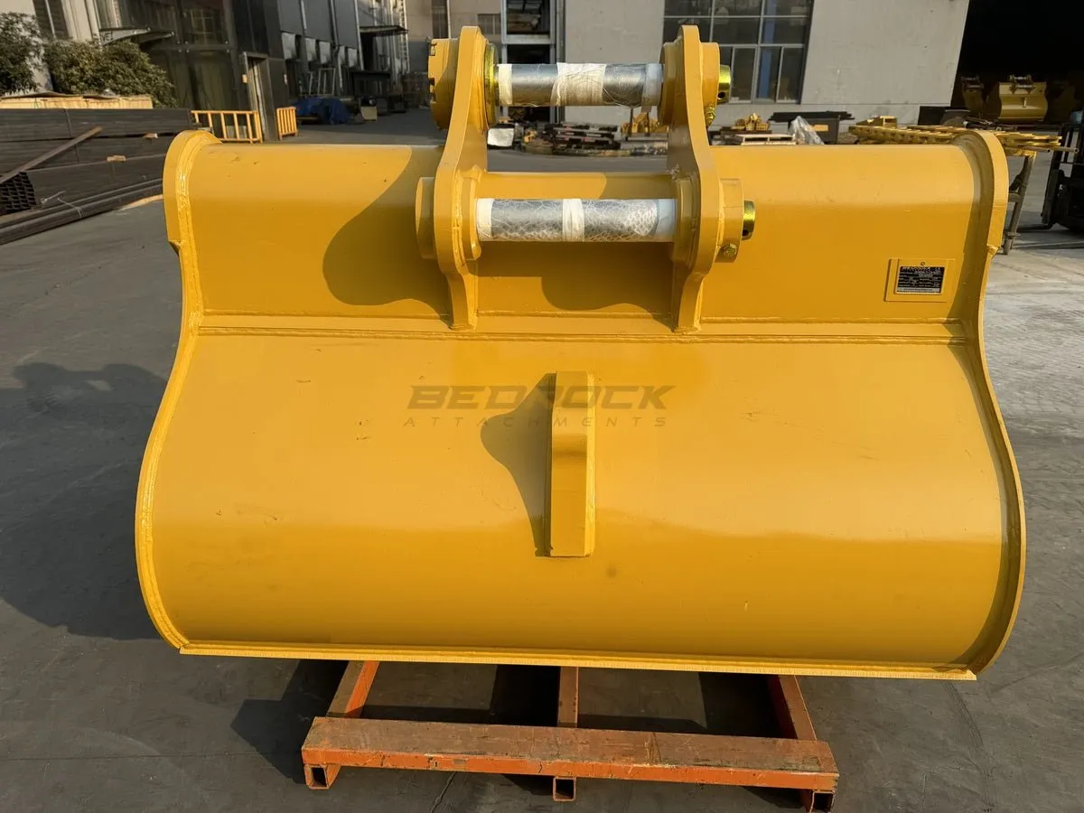 72in Heavy Duty Excavator Bucket fits CAT 330 Excavator D Linkage